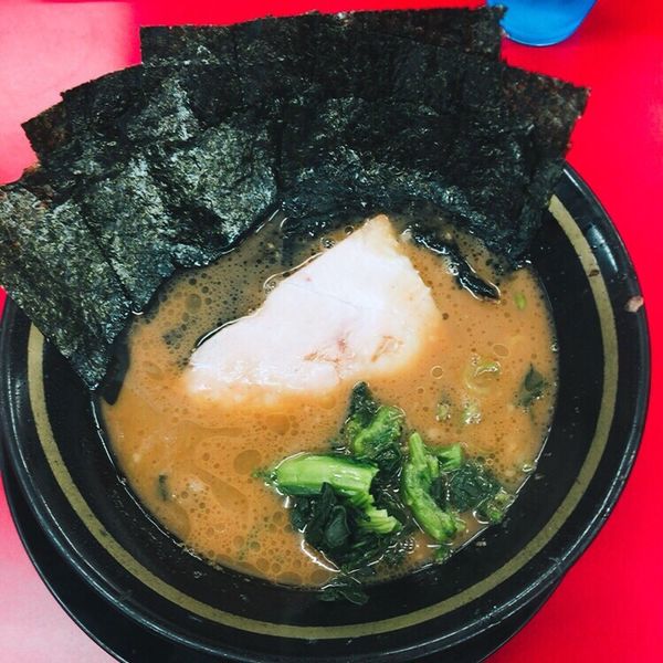 「ラーメン 油少なめ半麺 690」@家系ラーメン 王道 いしいの写真