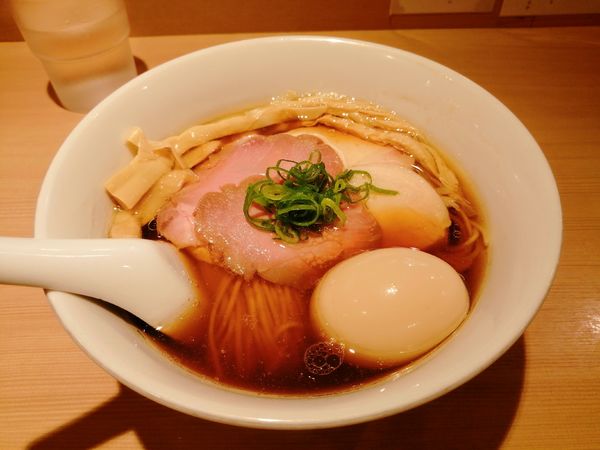 「特性醤油ラーメン、替え玉、鶏茶漬け」@らぁ麺 はやし田 新宿本店の写真