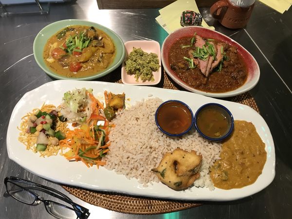 「二種盛りミールス」@ゼロワンカレーA.o.Dの写真