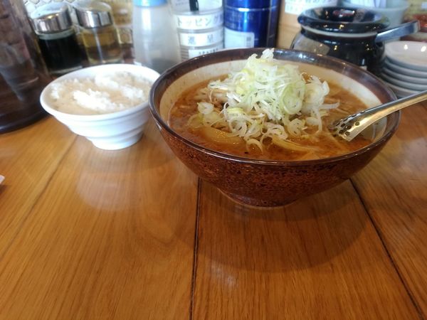 「札幌味噌らーめん(並盛・140g)800円+無料ライス」@横浜らーめん 吉田家の写真