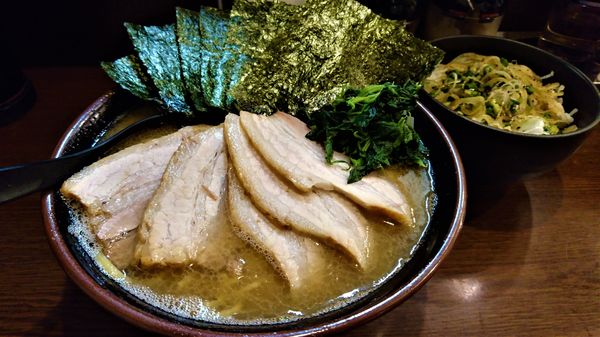 「塩チャーシューメン+大盛り+のり+ネギめし」@ラーメン 大山家 昭島店の写真