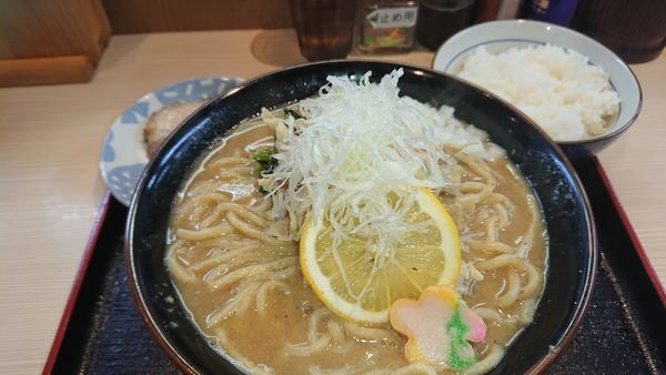 「[限定]塩ら～めん関脇(950円)眠りチャーシュー(150)」@らー麺土俵 鶴嶺峰の写真