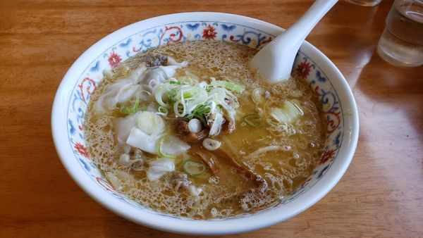 「味噌ワンタンメン」@らーめん 大雅の写真