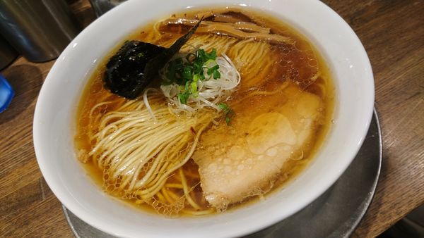 「醤油の旨味そば」@Tomboの写真