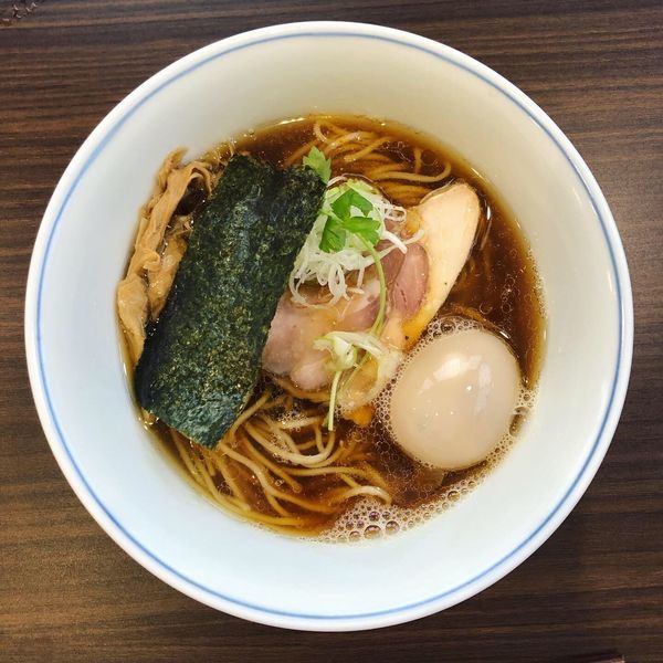 「味玉煮干し醤油らぁ麺」@らぁ麺  麦一粒の写真