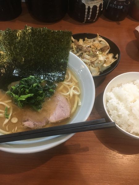 「ラーメン　キャベチャー　半ライス」@蔵人家の写真