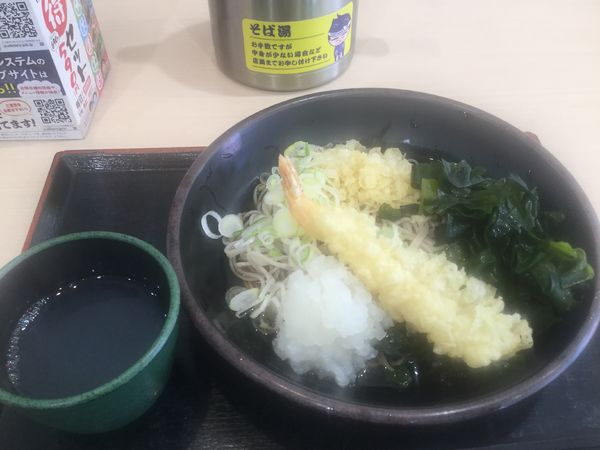 「朝そば鬼おろし・三陸わかめ変更+海老天（￥360+クーポン）」@ゆで太郎 錦町店の写真