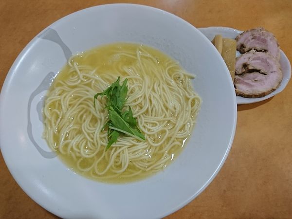 「塩らぁめん(830円)」@爆じゅう餃子 餃点の写真