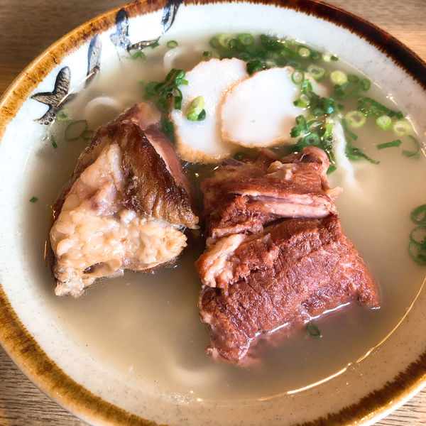 「ソーキそば (中) ¥750」@元祖 大東そばの写真