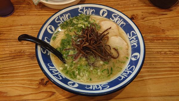 「博多shinshinラーメン700」@博多らーめん ShinShin 天神本店の写真