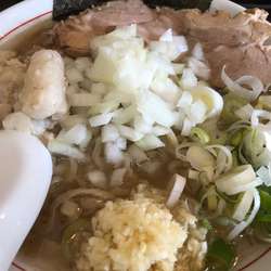 塩チャーシュー麺（並）＋身入り＋玉ねぎ＋にんにく