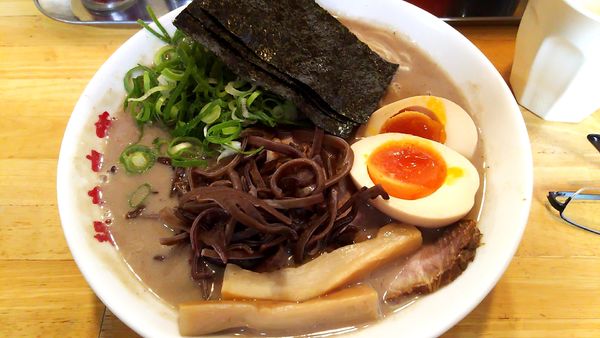 「もくれん豚そば(900円)・替玉(100円)×2」@麺や 木蓮の写真