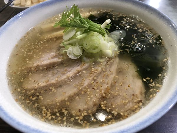 「塩ラーメン＋チャーシュー」@麺屋BOOTHの写真