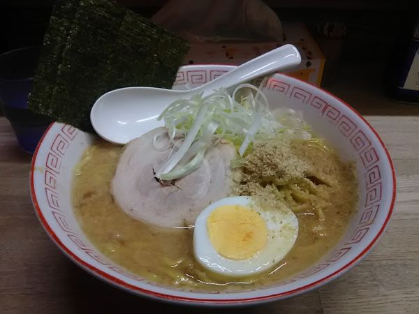 「とんこつ醤油ラーメン大盛り750円」@岡ちゃんラーメンの写真