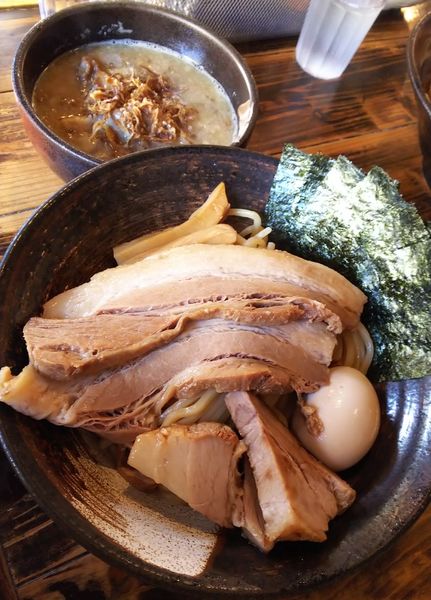 「京介塩つけめん、大盛り＋全部のせ＋チャーシュー＋細切り豚肉」@つけめん屋 赤羽京介の写真