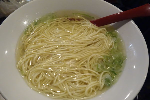 「羊の塩かけそば」@立ち呑み居酒屋 金町製麺の写真