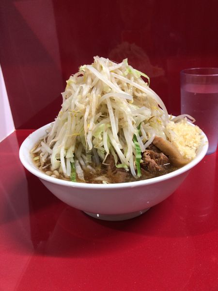 「小豚ラーメン　ヤサイニンニク」@ラーメン二郎 越谷店の写真