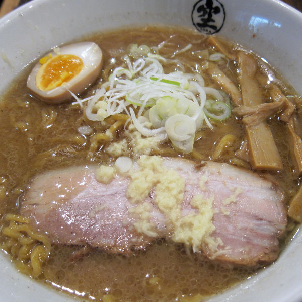 「味噌らーめん 750円（クーポンで50円引き）」@らーめん 空 本店の写真