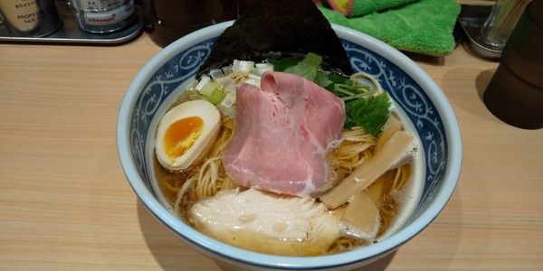 「白醤油煮干しそば」@寿製麺 よしかわ 西台駅前店の写真