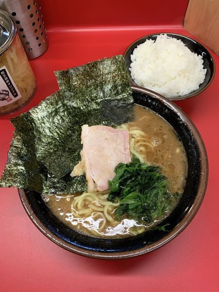 「ラーメン700円 大盛り180円 ライス大盛り100円」@柏 王道家の写真