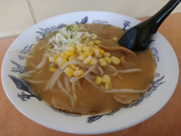 「味噌ラーメン(並盛)500円」@そば・うどん 八起家 西口店の写真
