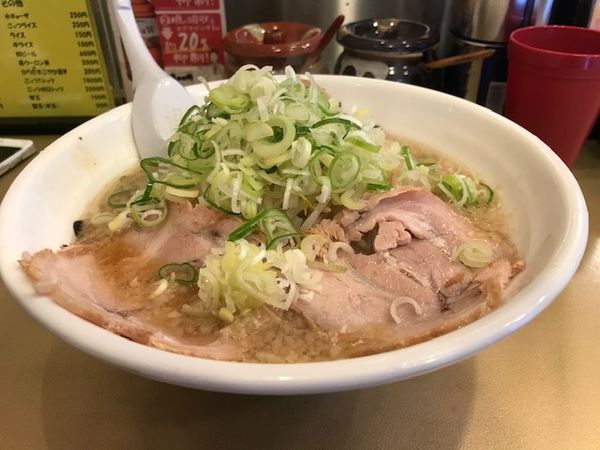 「らーめん（中盛り1.5）￥750+￥50」@超ごってり麺 ごっつ 秋葉原店の写真