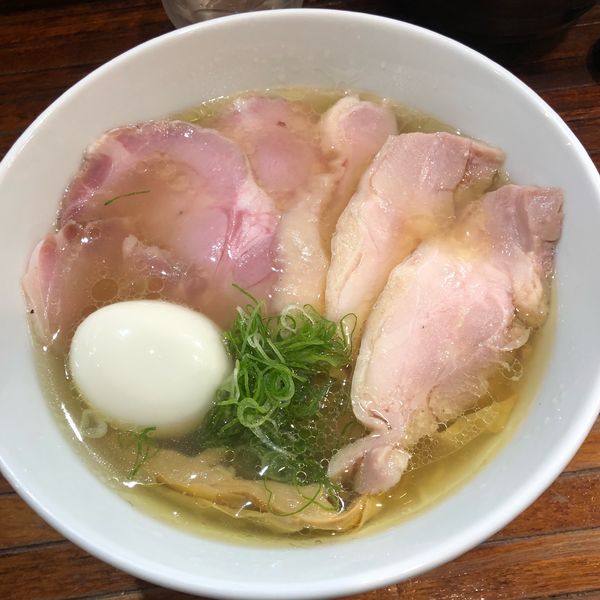 「しおらーめん全部のせ」@町田汁場 しおらーめん進化 町田駅前店の写真