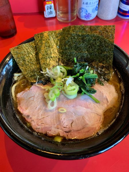 「豚骨醤油ラーメン」@横浜ラーメン とんこつ家 鹿島店の写真