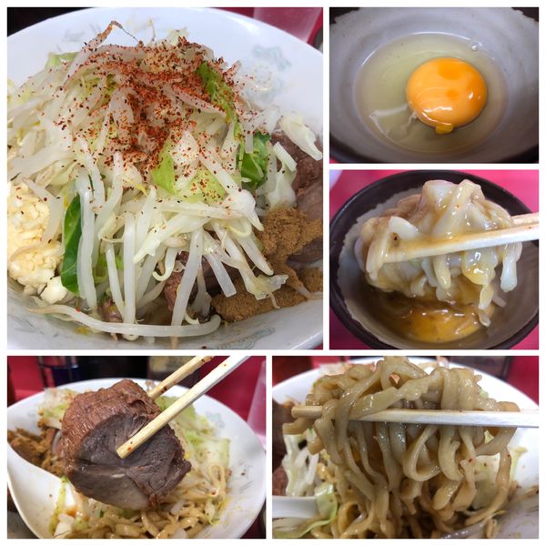 「小汁なし 700円+豚100円+生卵50円 ニンニク魚粉」@ラーメン二郎 環七一之江店の写真