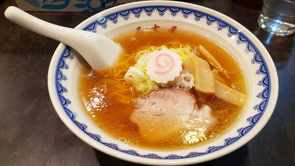 「中華そば(普通)600円」@三吉屋 駅南けやき通り店の写真