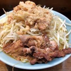 ラーメン中800円生卵50円ヤサイアブラ増し