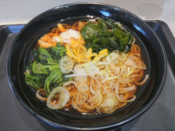 「ゆず鶏ほうれん草そば450円」@名代 富士そば 志木店の写真