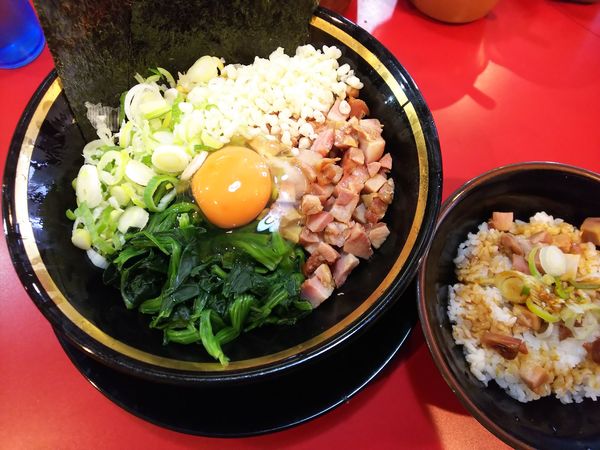 「【限定】恵寿卵油そば＋半賄い飯　770＋150円」@家系ラーメン とらきち家の写真