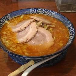 赤八みそラーメン（チャーシュートッピング）