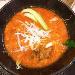 坦々麺 半麺 880