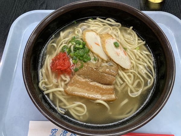 「沖縄そば 550円」@空港食堂の写真