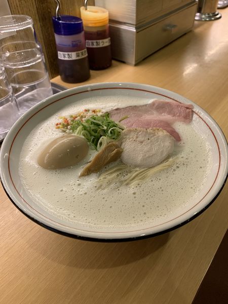 「濃厚鶏そば 830円　味玉 (クーポン)」@濃厚鶏そば 葵の写真