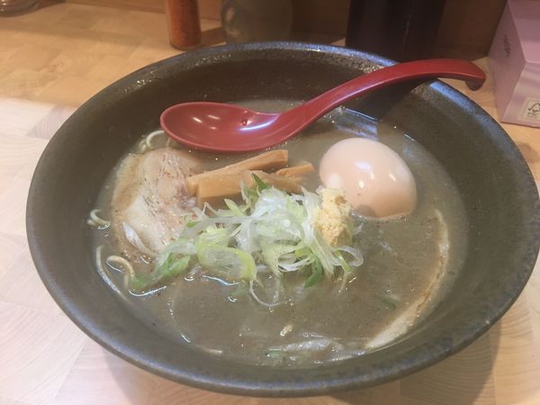 「にぼしらーめん味玉tp」@にぼしらーめん88の写真