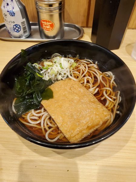 「かけそば（無料キツネクーポン）」@名代 箱根そば 茅ヶ崎店の写真