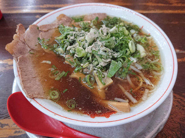 「サービスラーメン（Aらーめんにチャーシュー少々入りらーめん）」@神戸ラーメン 第一旭 元町本店の写真