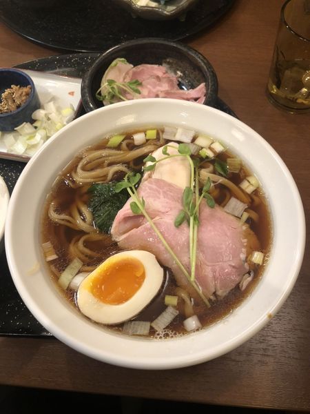 「醤油そば(生醤油で再仕込み)」@らぅめん 愛ごやの写真