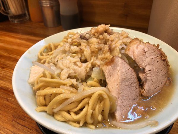 「ラーメン（ﾆﾝﾆｸｱﾌﾞﾗ）690円」@ラーメン盛太郎の写真