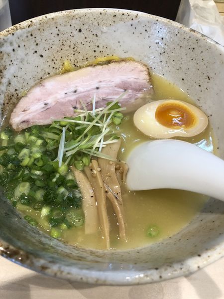 「塩らぁめん」@麺や けせらせらの写真