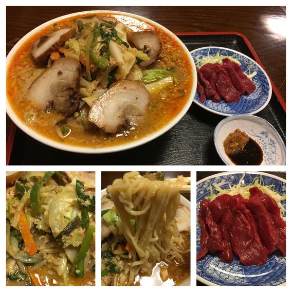 「みそチャーシューメン 850円、ミニ馬刺し 400円」@同気食堂の写真