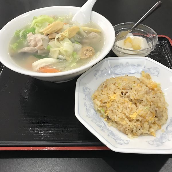 「野菜タンメン半チャーハン（￥700）」@王府家宴の写真