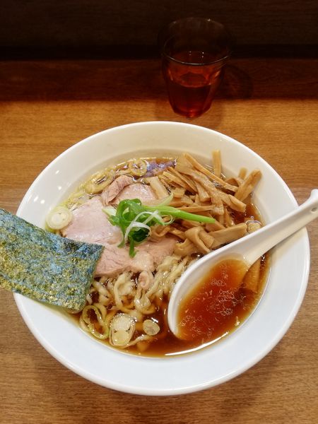 「らぁ麺　醤油　780円　メンマ100円」@らぁめん山と樹の写真