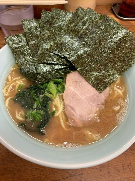 「ラーメン中盛、のり増し」@横浜ラーメン 武蔵家 船橋店の写真