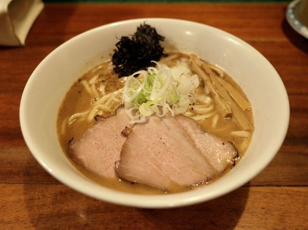 「濃厚中華そば…800円」@ラーメン めろうの写真