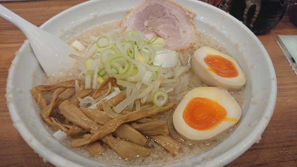 「しょうゆラーメン（味玉）」@こってりらーめん なりたけ 池袋店の写真