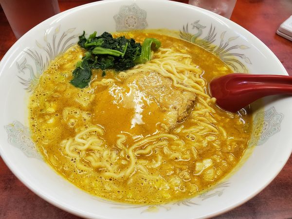 「カレーラーメン780円＋生卵100円」@らーめん ドラごんちの写真